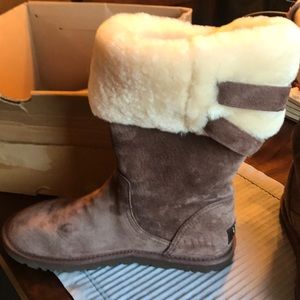 Almost new UGGs size 7